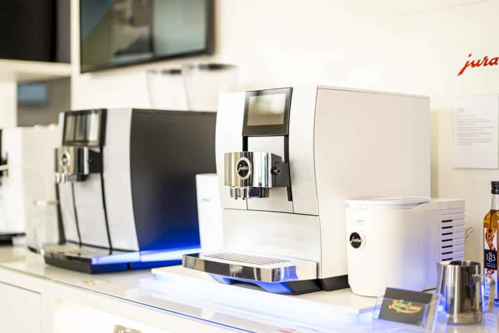 JURA-Kaffeemaschinen im Laden von Kaffeecenter in Buchs SG